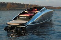 Stylishly Chic Speed Boats Image 3