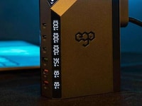 Wattage-Displaying Technology Chargers Image 5
