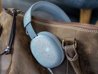 Speech-Enhancing Headphones Image 4