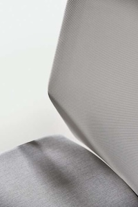 Elongated Sail-Like Backrests Image 1