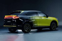 Futuristic High-Tech EVs Image 4