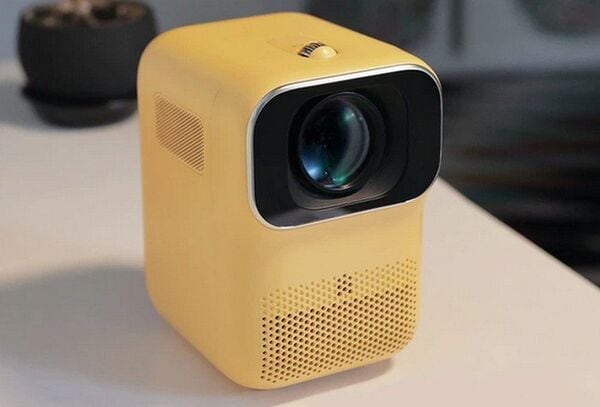 Portable Cubic Smart Projectors