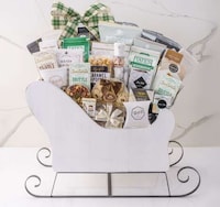 Holiday-Ready Gift Baskets Image 2