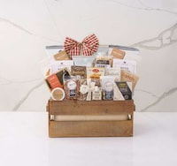 Holiday-Ready Gift Baskets Image 4