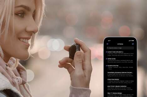 Wearable Note-Taking Virtual Assistants