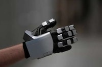 Reactive VR Glove Controllers Image 2