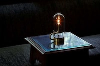 Candle-Mimicking Lamps Image 2