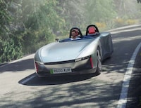 Lux Long-Range Electric Vehicles Image 1