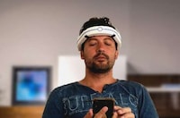Smoking Cessation Tech Headsets Image 6