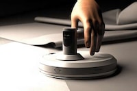 Ergonomic Circular Steam Irons Image 6