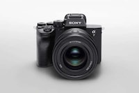 Entry-Level Mirrorless Cameras Image 1