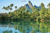 Extensive Seven-Continent Cruises Image 2