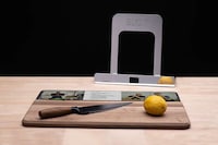 Display-Equipped Cutting Boards Image 1