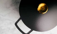 Functionally Ribbed Dutch Ovens Image 2