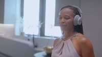 Hybrid Workplace Headsets Image 2