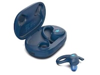 Gym-Ready Workout Earbuds Image 4