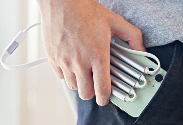 Magnetic Self-Folding Charging Cables