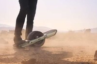Long-Range Single-Wheeled Scooters Image 1