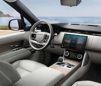 Opulent Feature-Rich SUVs Image 7