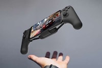 Stabilized Smartphone Gaming Controllers Image 2