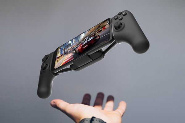 Stabilized Smartphone Gaming Controllers Image 2