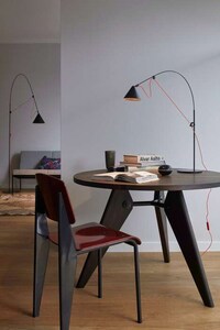 Minimal Elongated Lamps Image 4