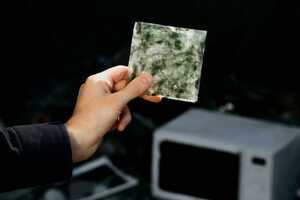 Electronic Waste Glass Tiles Article Thubnail