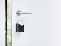 Connected Auto-Locking Door Locks Image 1