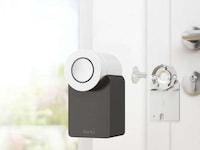 Connected Auto-Locking Door Locks Image 2