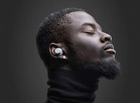 Replaceable Battery Earbuds Image 1