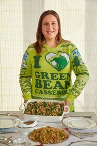 Casserole-Themed Sweaters Image 3
