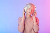 Contemporary Customization Headphones Image 1