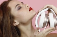 Contemporary Customization Headphones Image 3