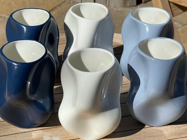 Curvaceously Ergonomic Tumblers
