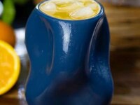 Curvaceously Ergonomic Tumblers Image 3