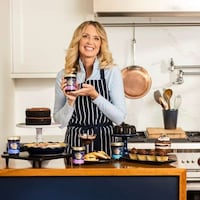 Versatile Dessert Sauces Image 1