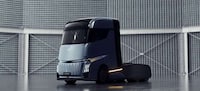 Living Area-Equipped Shipping Trucks Image 3