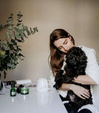 Luxurious Lucite Pet Furniture Image 2