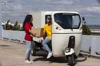Cargo-Carrying Electric Rickshaws Image 3