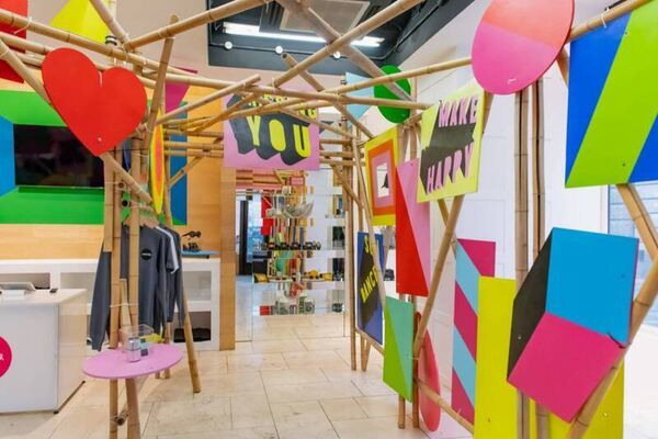 Award-winning fashion brand raises awareness with campus pop-up