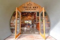 Floating Eco-Tourist Hotels Image 8