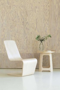 Gravity-Defying Chairs Image 6