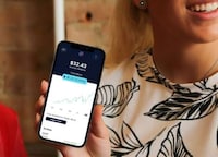 Teen-Targeting Investing Apps Image 1