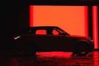 Luxury Hybrid SUVs Image 1