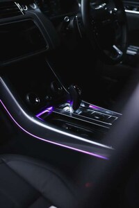 Luxury Hybrid SUVs Image 8