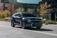 Emissions-Reducing Hybrid SUVs Image 1