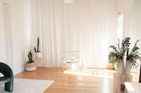 Hybrid Hair Salons Image 3