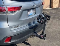 Compact Cyclist Car Mounts Image 3