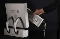 Interactive Display-Equipped Synthesizers Image 3