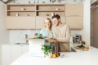 Chef-Curated Meal Subscriptions Image 1